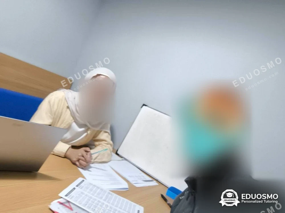 Tutor Eduosmo mendampingi siswa belajar kedinasan di Bandung