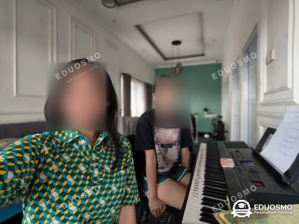 Siswa Bandung belajar piano diampu tutor Eduosmo