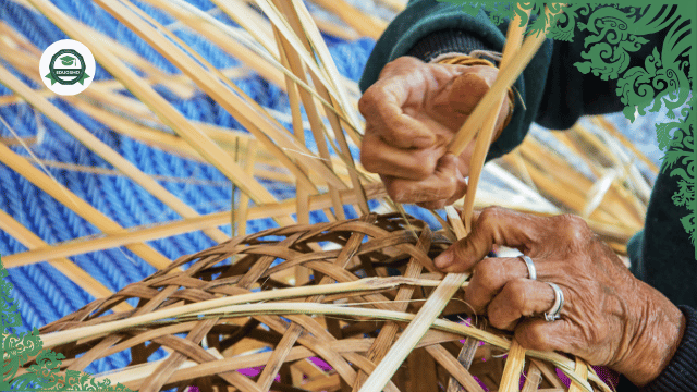 Les Privat Anyaman Tradisional Sunda di Bandung